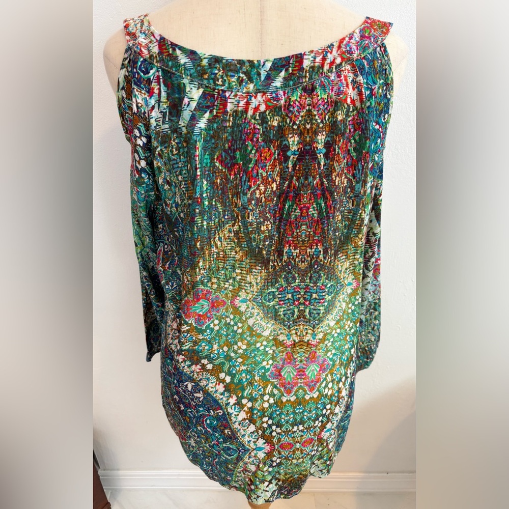 Green and Blue Relaxed Graphic Blouse